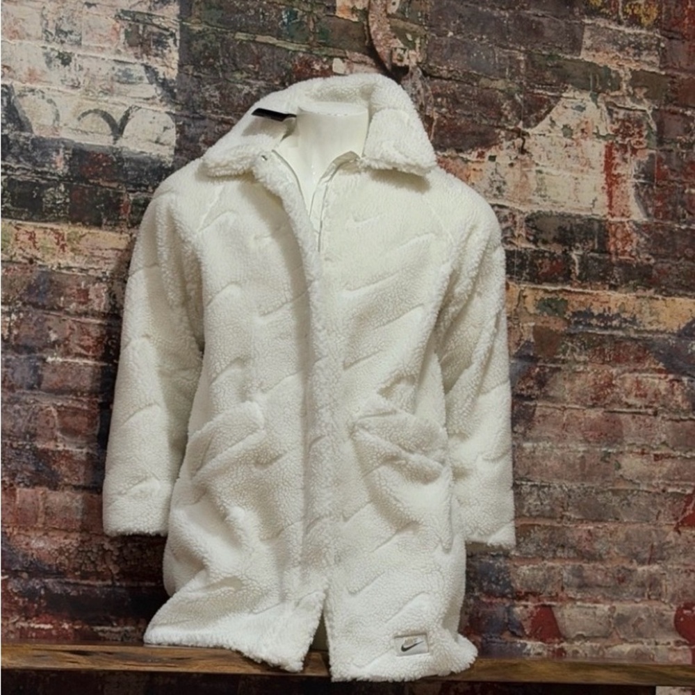 NEW Nike White Textured Fleece coat